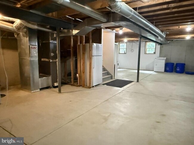 Building Photo - 47 Ross Way
