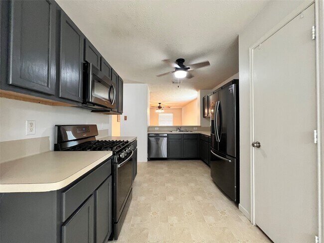 Building Photo - 710 Cape Cottage Ln