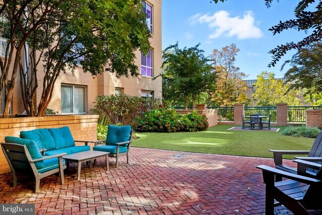 Building Photo - 2200 N Westmoreland St