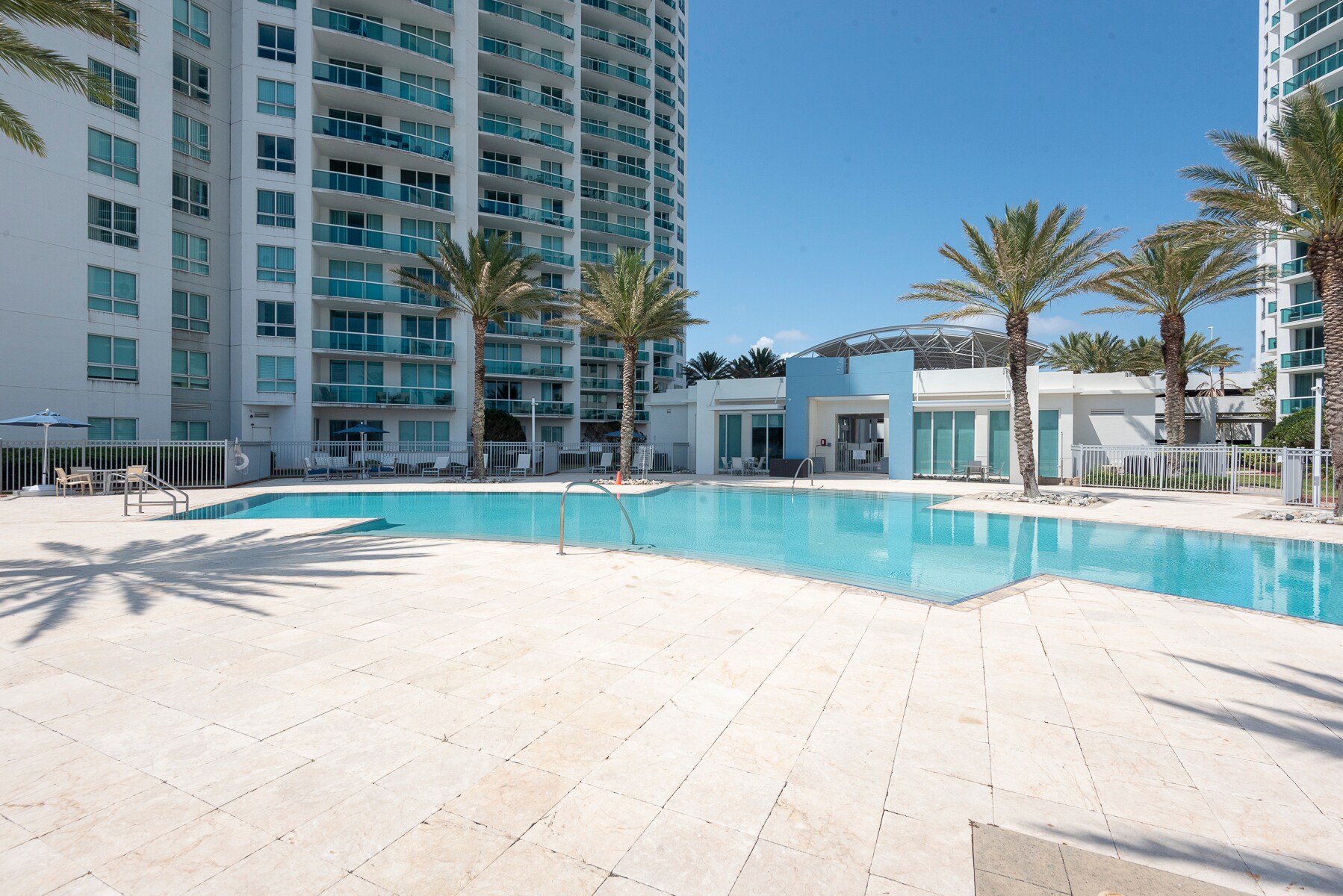 Building Photo - 231 Riverside Dr