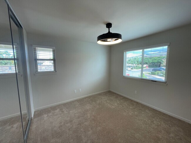 Building Photo - Kahoma Village 3 Bedroom Townhome