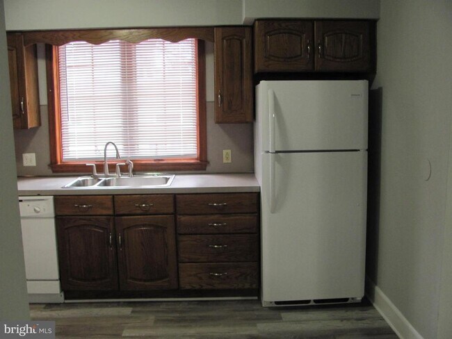 Building Photo - 516 Morgan Ave