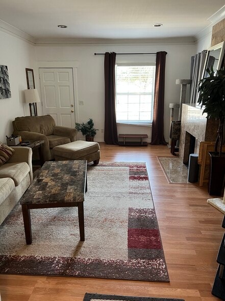Spacious Living Room - 607 N Garfield Ave