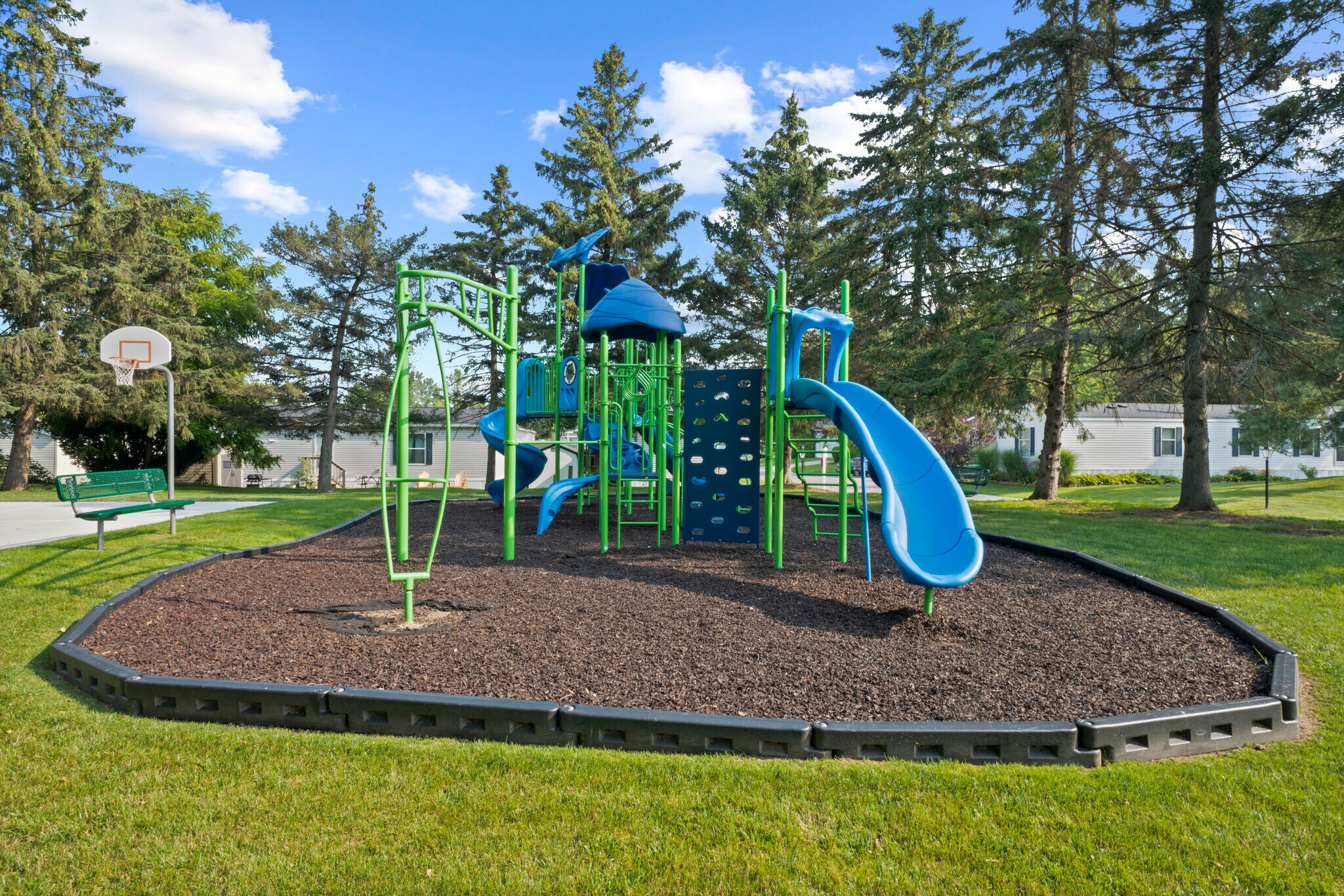 Building Photo - 9383 Evergreen Dr