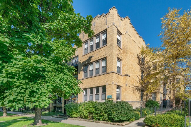 Primary Photo - 2142 W Addison St