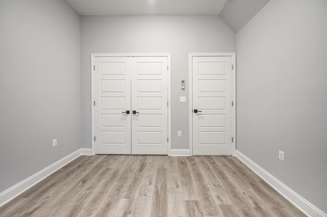 Building Photo - 1156 S 52nd St
