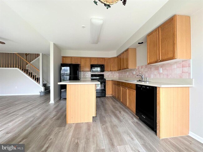 Building Photo - 202 Shannon Ct