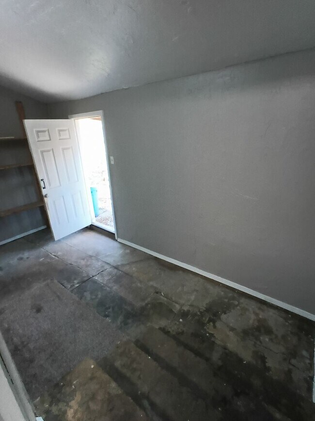 Building Photo - Tinker Close! FIRST FULL MONTH $500.00 OFF!