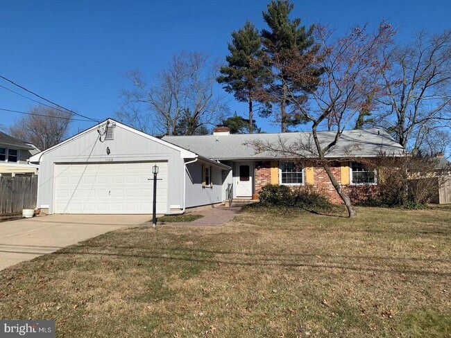 Building Photo - 1103 Yardley Rd