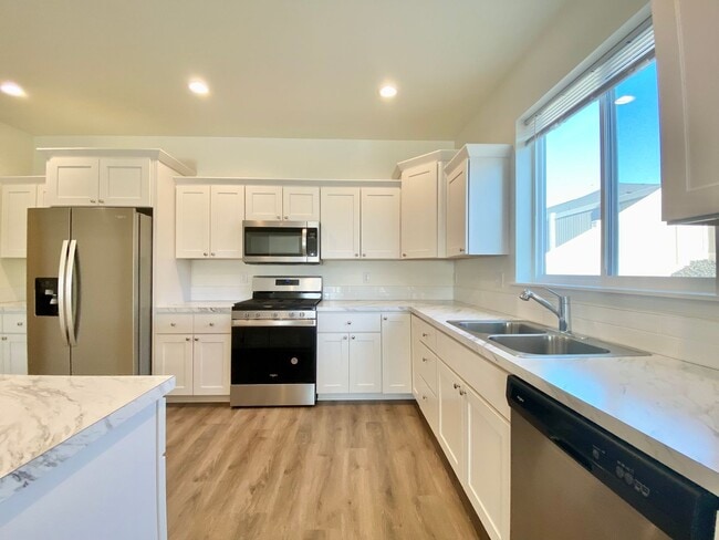 Building Photo - Beautiful, Newly-Built Home with Office