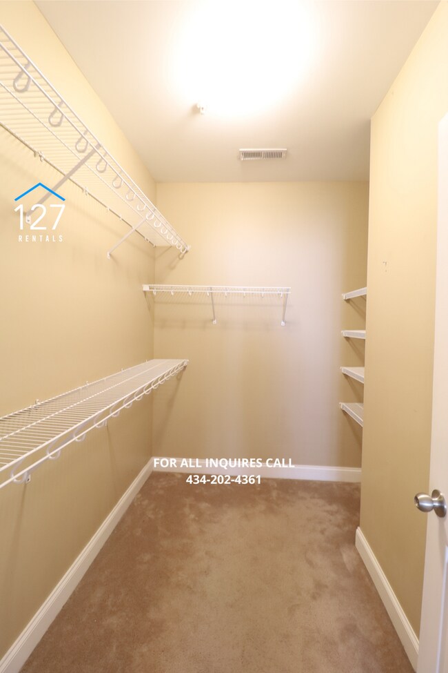 Building Photo - 3-Bedroom, 2-Bath with Pool Access, Private Patio & Walkable Dining!