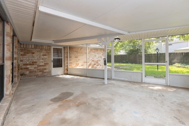 Building Photo - 4011 Flint Creek Dr