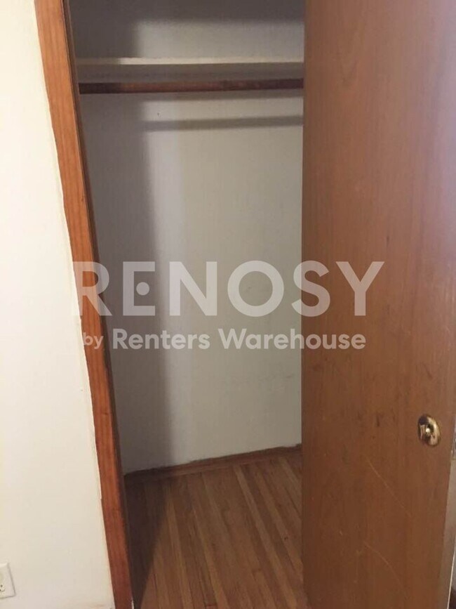 Building Photo - Wonderful 2BD / 1 BA DUPLEX  in Minneapolis Available 1/1/2024!