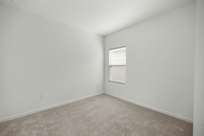 Building Photo - 4610 SW 89th Loop