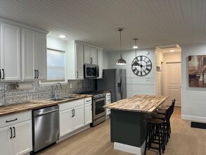 Building Photo - 904 Kentucky St