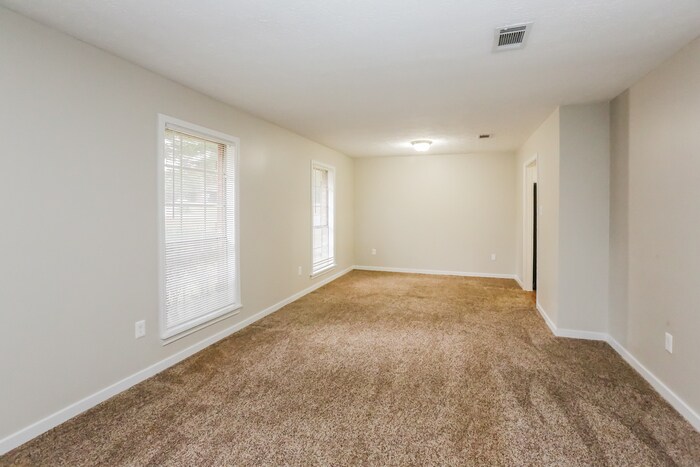 Building Photo - 132 Fern Valley Rd