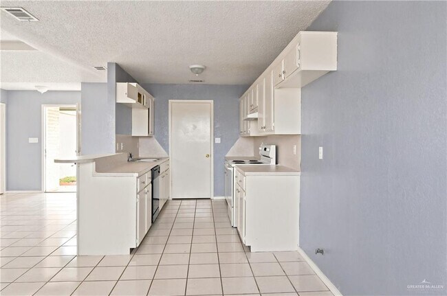 Building Photo - 10 Lemon Tree Ct