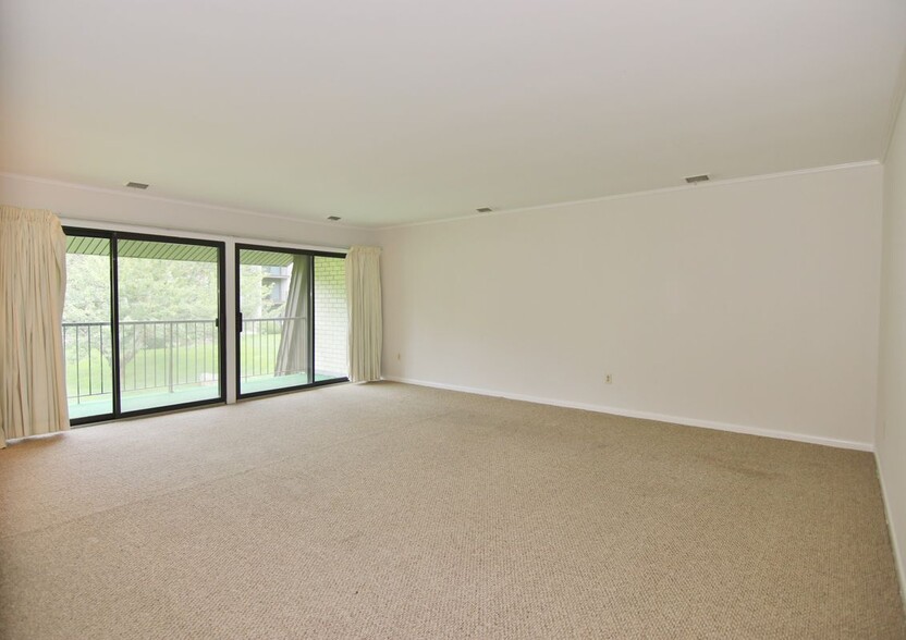 Building Photo - 249 Hamilton Ave