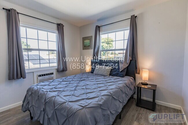 Building Photo - 4831 Castle Ave