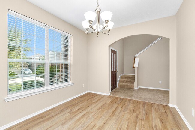 Building Photo - 115 N Hawkhurst Cir