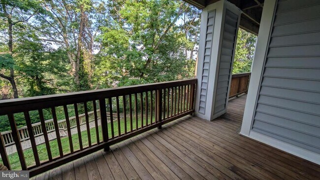 Building Photo - 332 Overlook Dr