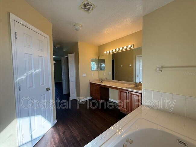 Building Photo - 4554 Ficus Tree Rd