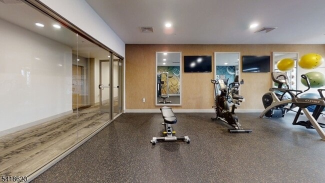 Building Photo - 1181 Morris Ave