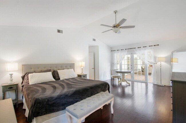 Building Photo - 12327 Quercus Ln