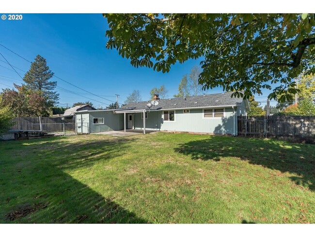 Building Photo - 1950s Ranch Style Home with Tons of Vintag...