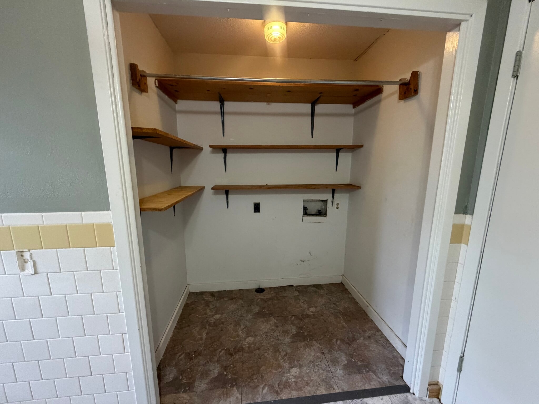 Building Photo - 113 Marble St