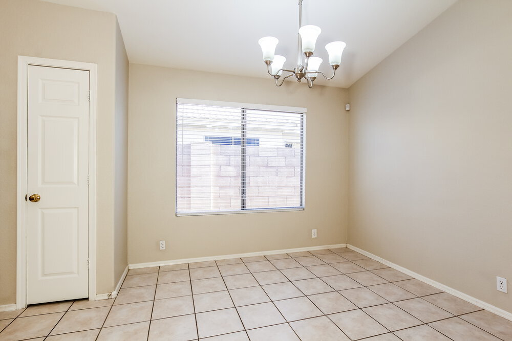 Building Photo - 3319 W Louise Dr