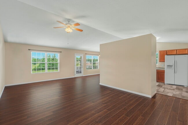 Building Photo - 927 Mossy Grove Ln