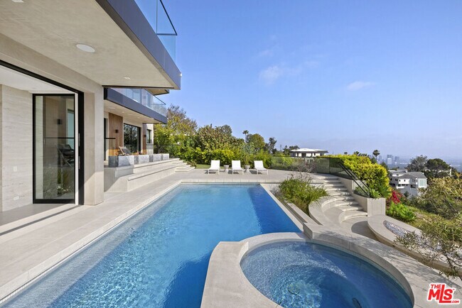 Building Photo - 1731 Summitridge Dr