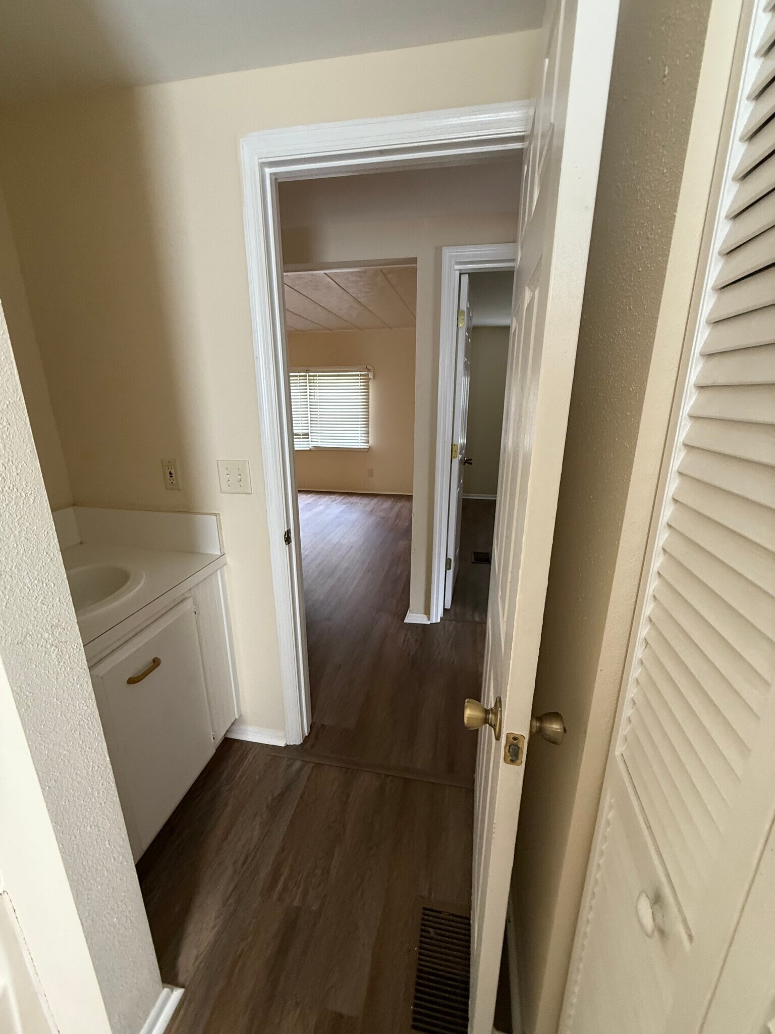 Building Photo - 3122 Moody Ave