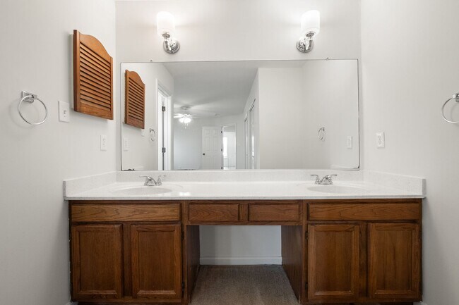 Building Photo - Beautiful Ranch in Pine Meadows | Water View