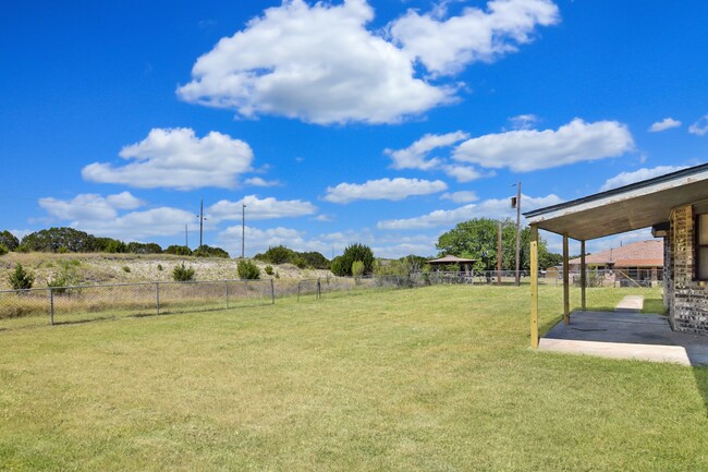 Building Photo - 402 William Tell Dr