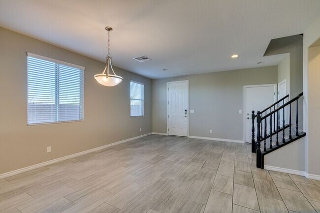 Building Photo - Beautiful Next-Gen Home with Private Entry Suite & Spacious Backyard * MOVE IN SPECIAL*
