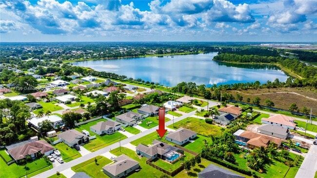 Building Photo - 3158 SW Centamino St