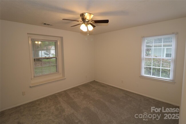 Building Photo - 7104 Lake Dr