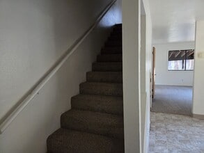Building Photo - SI106-Fontana, Mariano