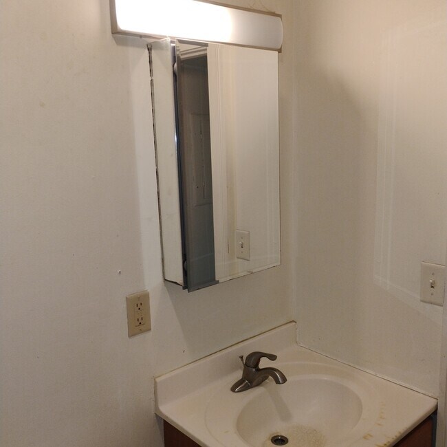 Building Photo - 56 3rd Ave