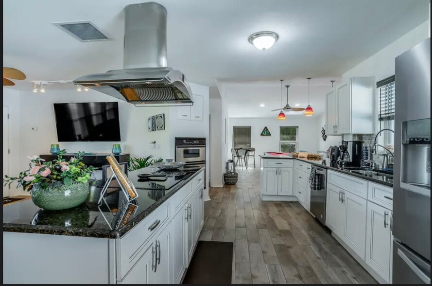 Building Photo - 1518 SE 32nd St