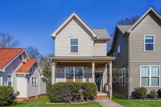 Building Photo - 919A Cahal Ave