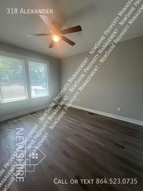 Building Photo - 318 Alexander-