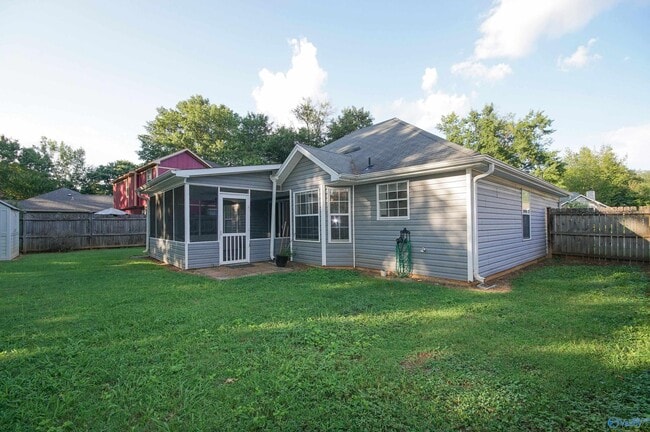 Building Photo - 215 Cypress Creek Dr