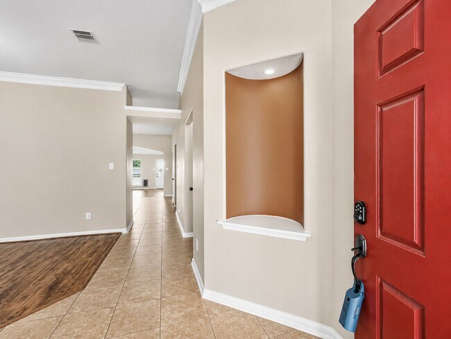 Building Photo - 6114 Menor Crest Dr