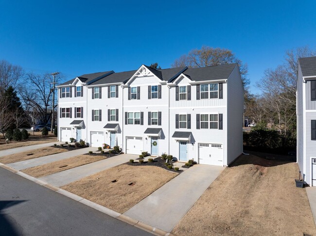 Building Photo - 109 Brooklane Ct