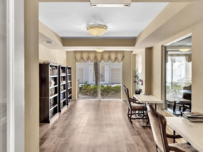 Building Photo - 4303 Renaissance Way