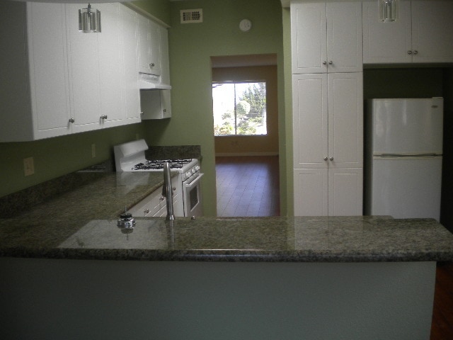 Building Photo - Peacock Hills, 55+ Community - Home in Peacock Hills - Oceanside