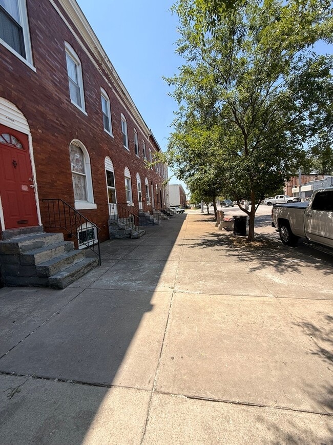 Building Photo - 1737 Wilkens Ave